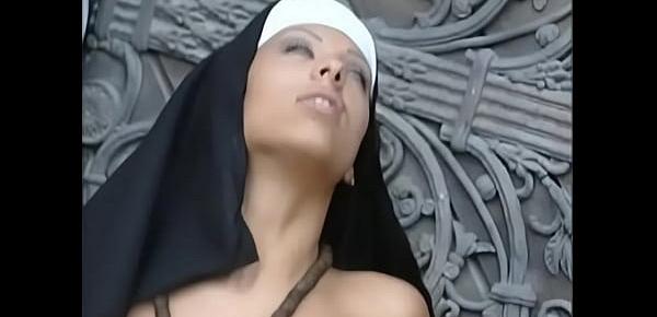  Eine Nonne Auf Abwegen 1